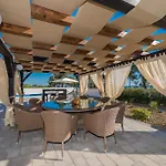 Beautiful Horizon Villa